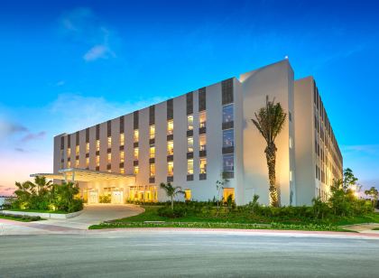 City Express Plus by Marriott Cancún Aeropuerto Riviera