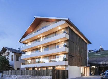 La Paula Apartments & Suites