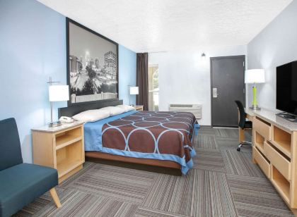 Super 8 by Wyndham City of Moore