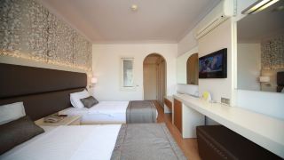 grand-hotel-faros