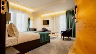 ador-hotel