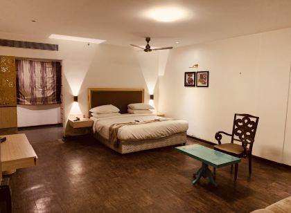 Hotel Sabareesh Park