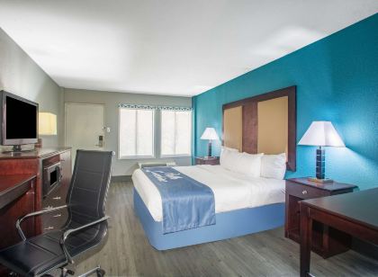 Days Inn by Wyndham Mobile I-65