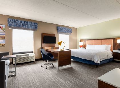 Hampton Inn & Suites Frederick-Fort Detrick