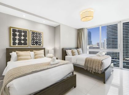 Amazing Condos at Icon Brickell with Pool