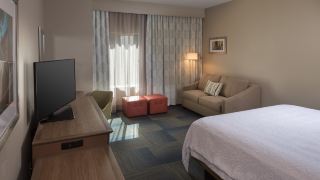 hampton-inn-and-suites-asheville-biltmore-village-nc