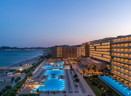 Amada Colossos Resort