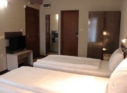 Roots Hotel and Wine Bar