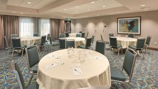 hampton-inn-and-suites-sacramento-at-csus