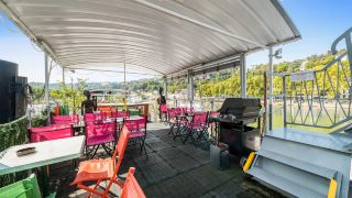 studio-sur-peniche-le-cormoran-bord-de-saone-a-lyon