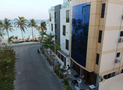 Turquoise Residence by UI
