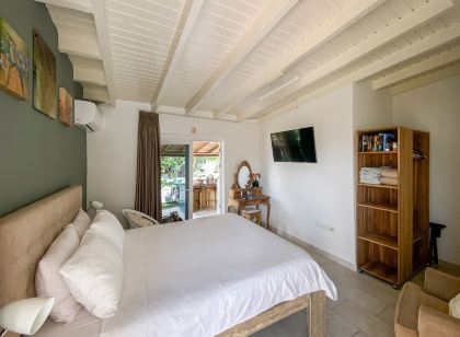 Casalina Garden 2 Blocks to Palm Beach & Kitesurfing School