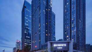 taste-sweet-four-seasons-hotel-century-city-new-convention-and-exhibition-center-metro-station