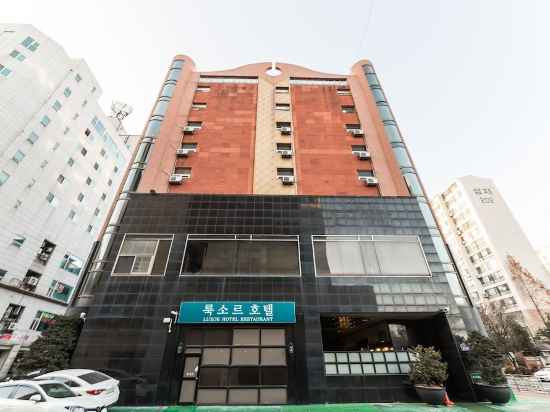 룩소르 호텔 Hotel Exterior