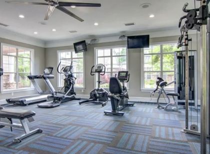 Cozy pace to call home ,short&long stays welcome.