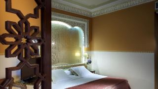 alhambra-palace-hotel