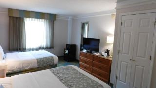 days-inn-and-suites-by-wyndham-schaumburg