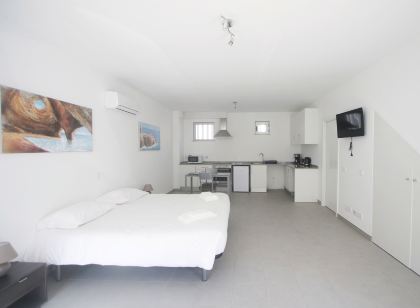 Guest House Lovely Swan