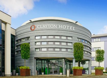 克拉爾特昂裡弗艾山谷飯店