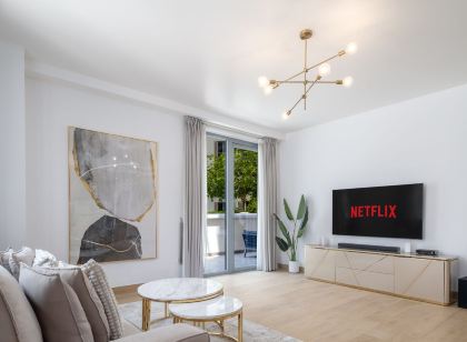 Lux the la Mer by the Sea Suite 4