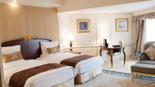 new-orient-landmark-hotel