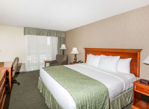 Ramada Plaza by Wyndham Waikiki