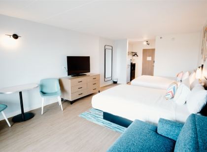 SeaLoft Oceanfront Hotel