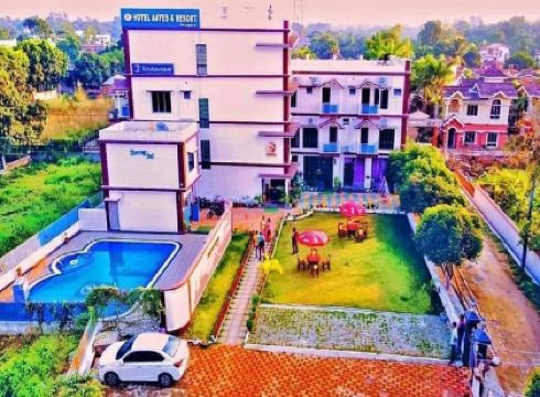 Hotel Aayes & Resort