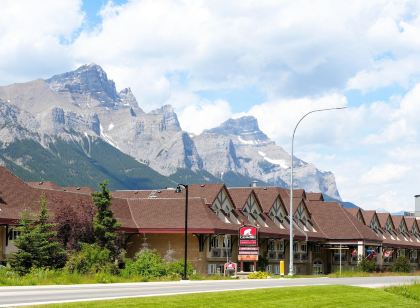 Canmore Inn & Suites