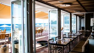 les-roches-rouges-a-beaumier-hotel