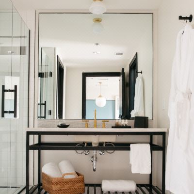 Premier Suite, 1 Bedroom (Collector's) Premier Suite, 1 Bedroom (Collector's) Emeline Promo Code