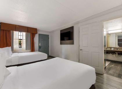 Quality Inn & Suites Airport