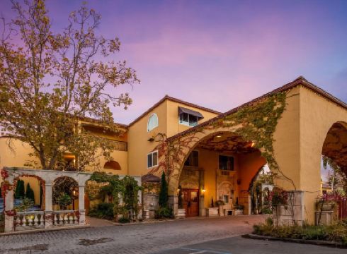 Dry Creek Inn Mod Collection by Sonesta