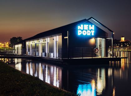 New Port Hotel