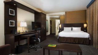 courtyard-by-marriott-montreal-downtown