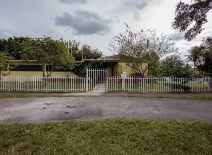 Nicole's Cozy Floridian Getaway