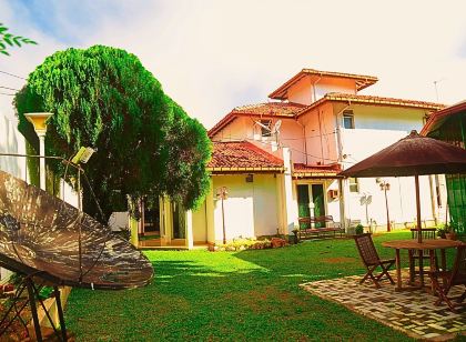 Ared Villa