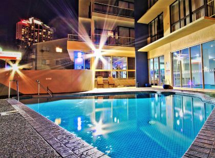 Capricorn One Beachside Holiday Apartments - Official