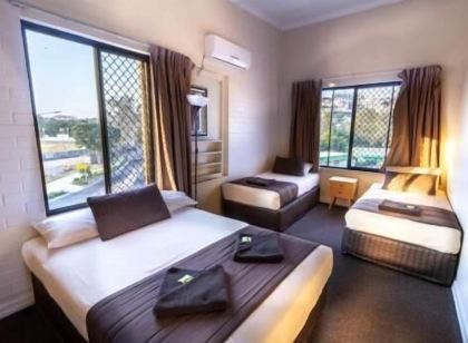 Kingsford Riverside Inn