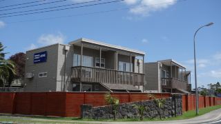 parakai-springs-lodge