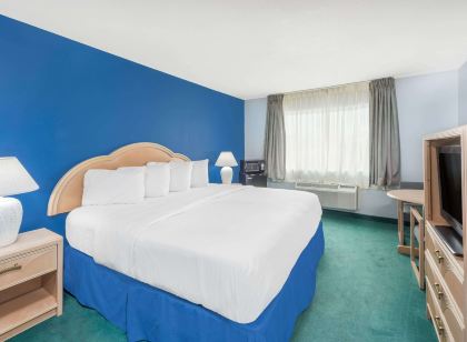 Days Inn by Wyndham Osage Beach Lake of the Ozarks