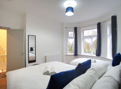 Sleeps 18 Lovely Mcr Home by City SuperHost
