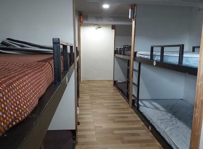 Arya Dormitory Hotel