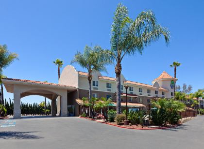 Holiday Inn Express & Suites SAN DIEGO-ESCONDIDO by IHG