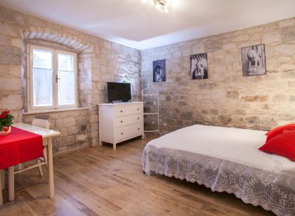 Apartment & Room Ursa
