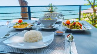 play-phala-beach-rayong