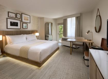 벨라마르 호텔 맨해튼 비치, 태피스트리 컬렉션 바이 힐튼