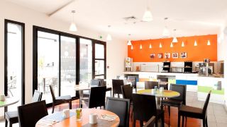 holiday-inn-express-marseille-airport