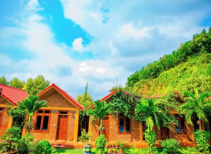 Phong Nha Hillside View Bungalow