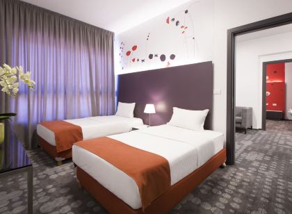 35 Rooms